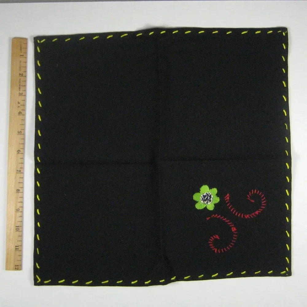 Tablecloth Napkin Set 16 Black Stitching Flowers Floral Cotton 72 x 53 In Stain